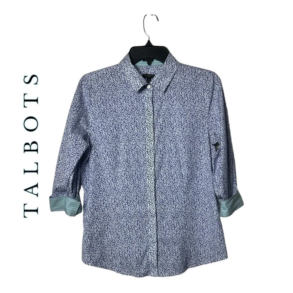 1548. TALBOTS‎ 3/4 SLEEVES FLORAL PATTERN TOP FULL BUTTON UP BLUE/WHITE IN COLOR
